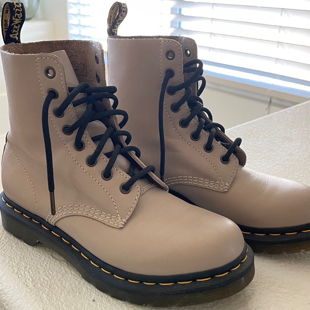 Dr.martens Pascals /size 8